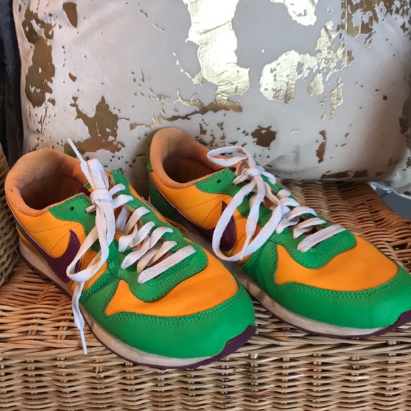 vintage style nike shoes
